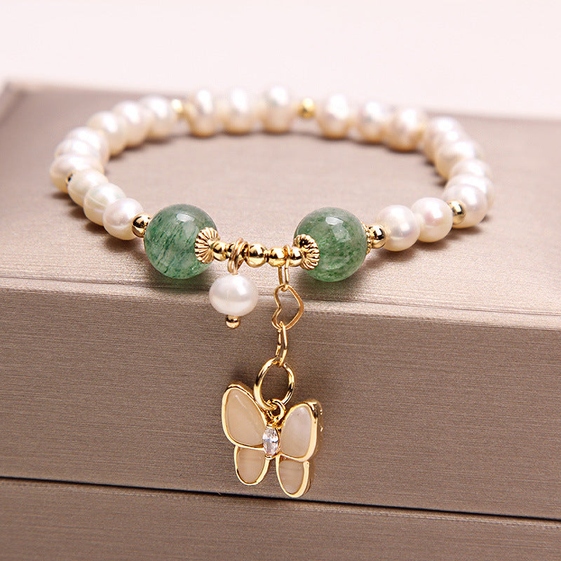Bracelet en perles d’eau douce, quartz fraise et opale – Papillon délicat