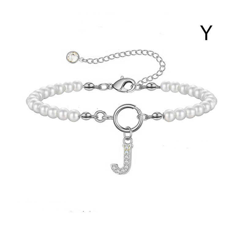 Bracelet initial – Perles 6 mm et pendentif lettre A-Z
