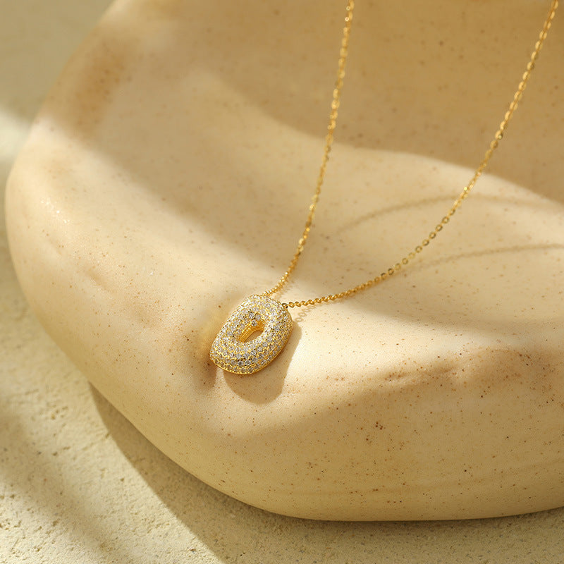 Collier Lettres Bubble en Acier Inoxydable – Élégance et Modernité