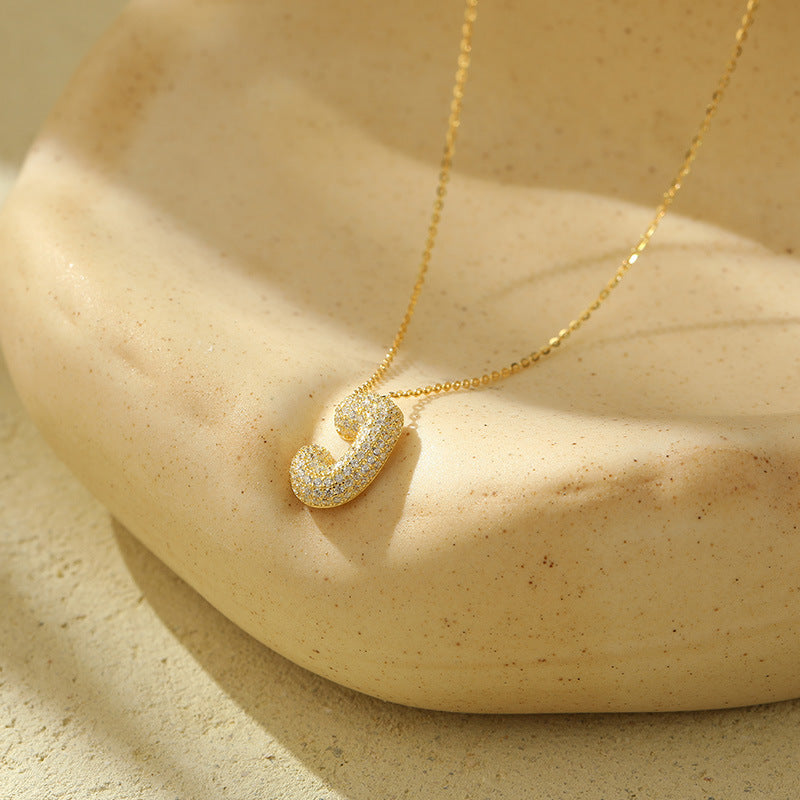 Collier Lettres Bubble en Acier Inoxydable – Élégance et Modernité