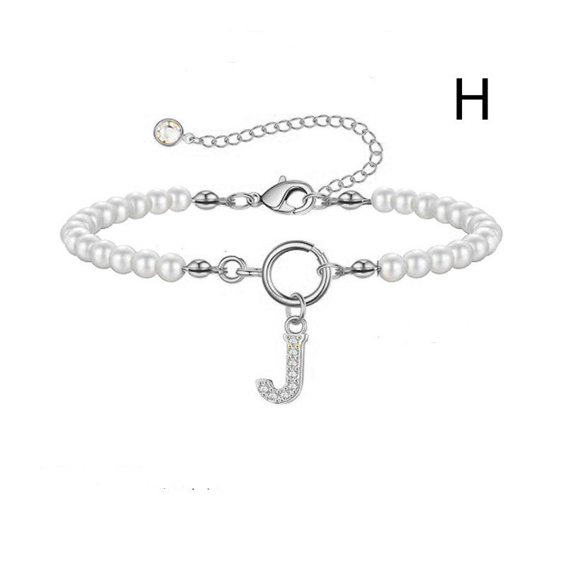 Bracelet initial – Perles 6 mm et pendentif lettre A-Z