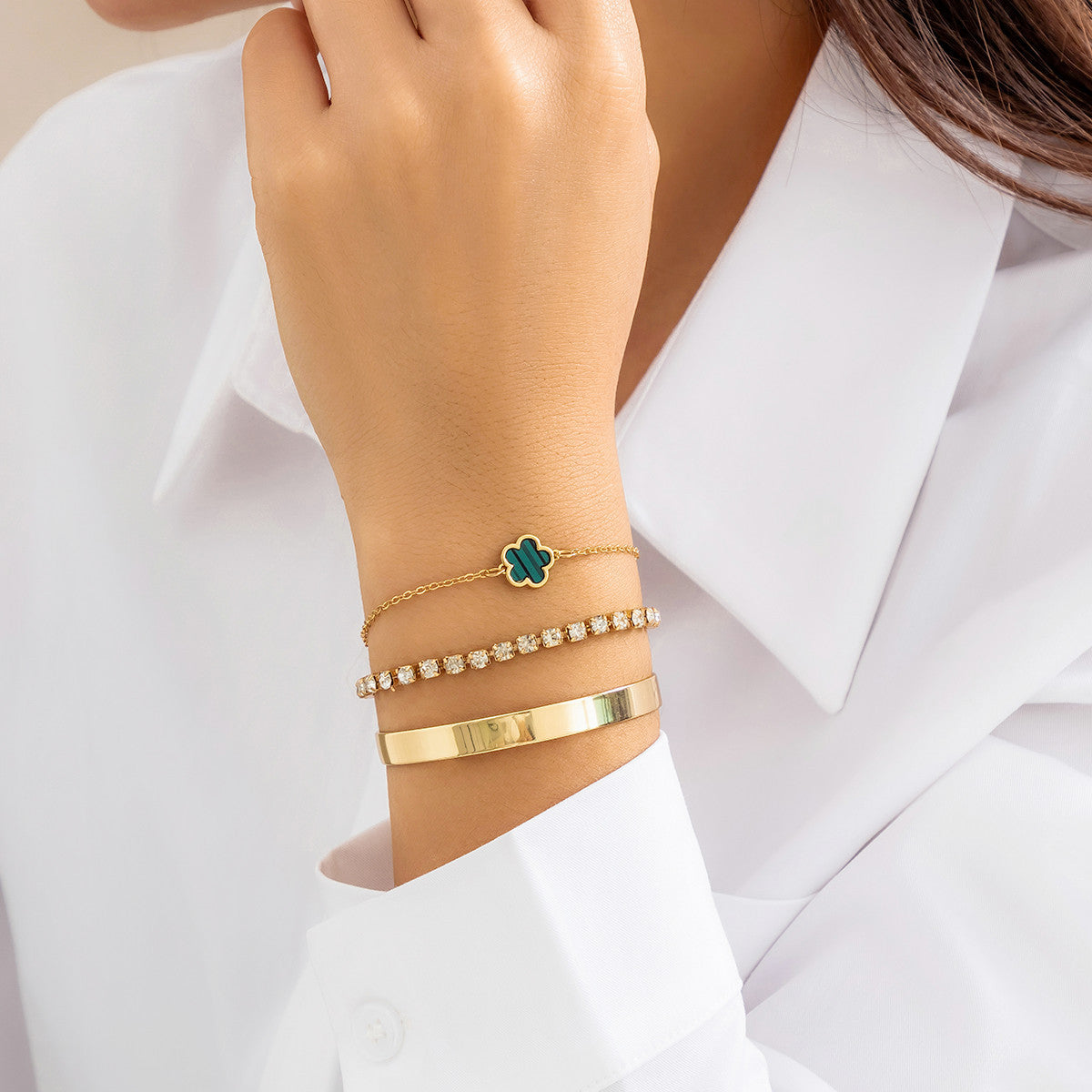 Bracelet Chaîne Luxueux avec Strass Étincelants – Élégance Moderne