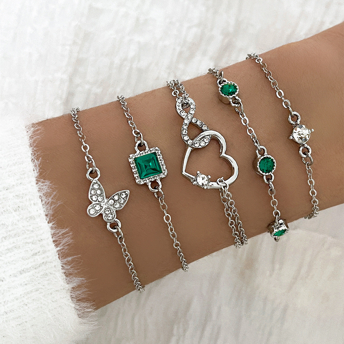 Lot de 5 bracelets bohèmes en cristal vert – Finition plaqué or