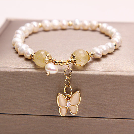 Bracelet en perles d’eau douce, quartz fraise et opale – Papillon délicat