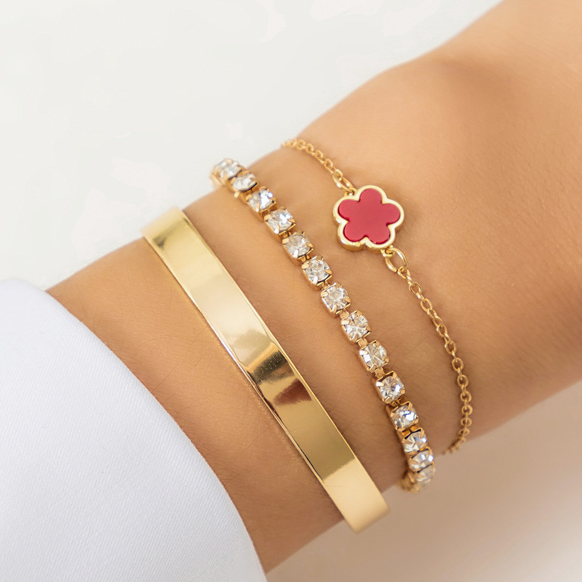 Bracelet Chaîne Luxueux avec Strass Étincelants – Élégance Moderne