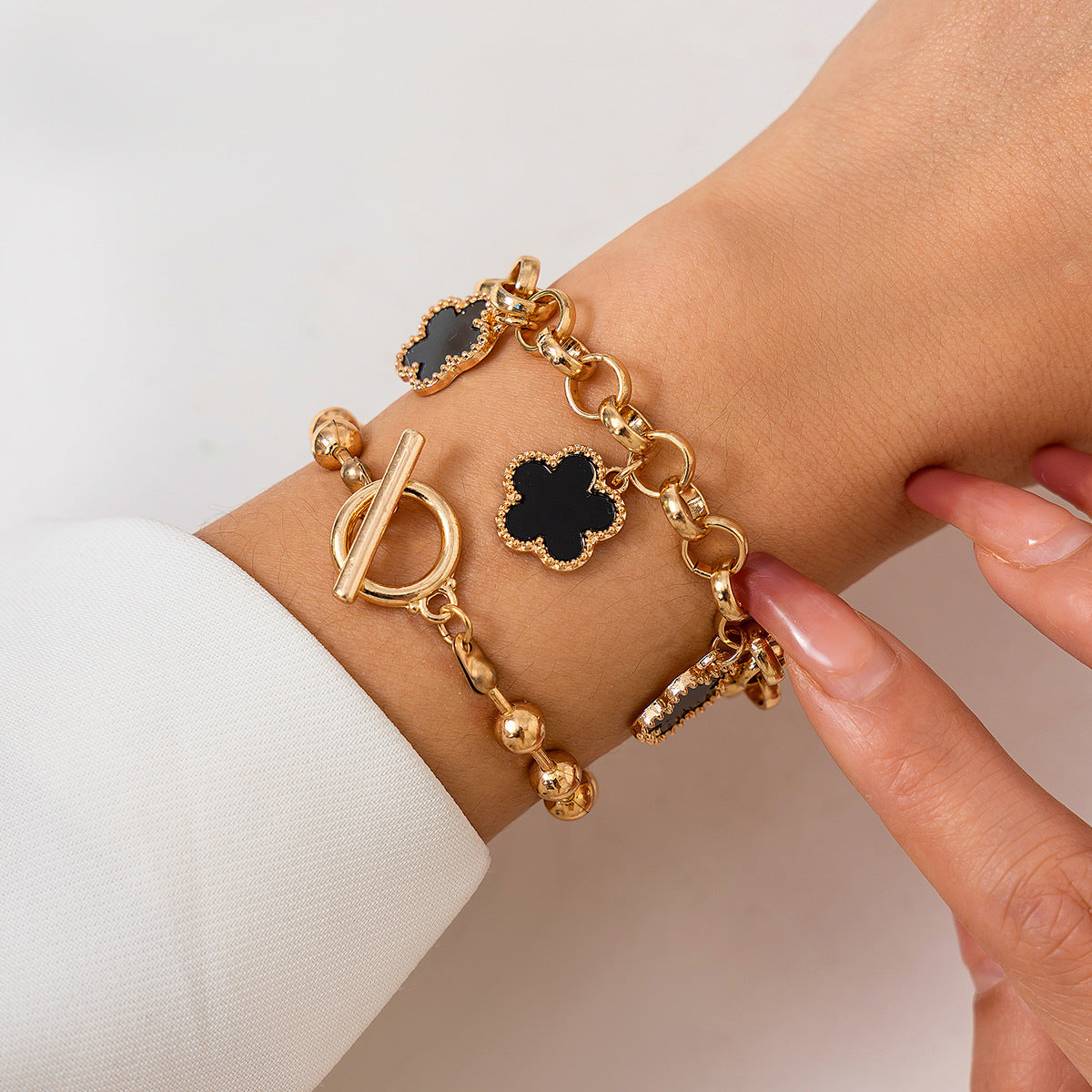 Bracelet Chaîne Luxueux avec Strass Étincelants – Élégance Moderne