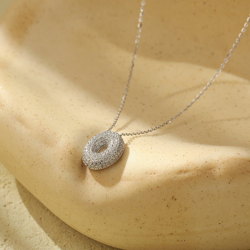 Collier Lettres Bubble en Acier Inoxydable – Élégance et Modernité