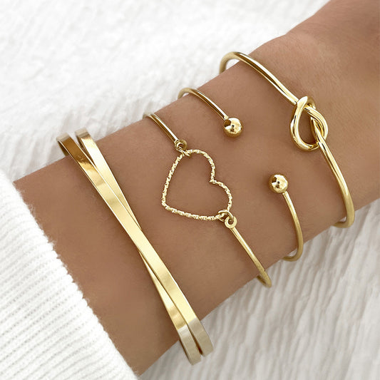 Bracelet vintage plaqué or – Cœur, lettres et cristaux pour femme