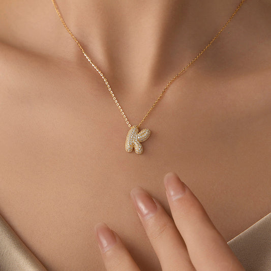Collier Lettres Bubble en Acier Inoxydable – Élégance et Modernité