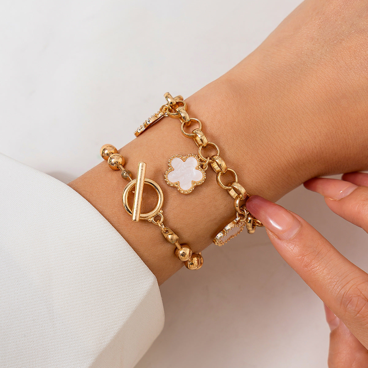 Bracelet Chaîne Luxueux avec Strass Étincelants – Élégance Moderne