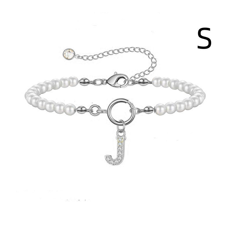 Bracelet initial – Perles 6 mm et pendentif lettre A-Z