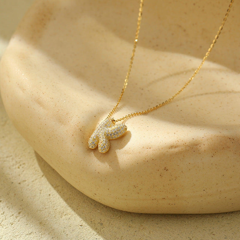 Collier Lettres Bubble en Acier Inoxydable – Élégance et Modernité