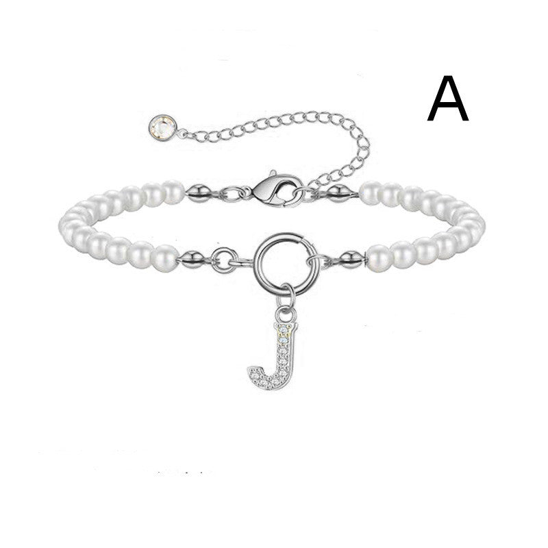 Bracelet initial – Perles 6 mm et pendentif lettre A-Z