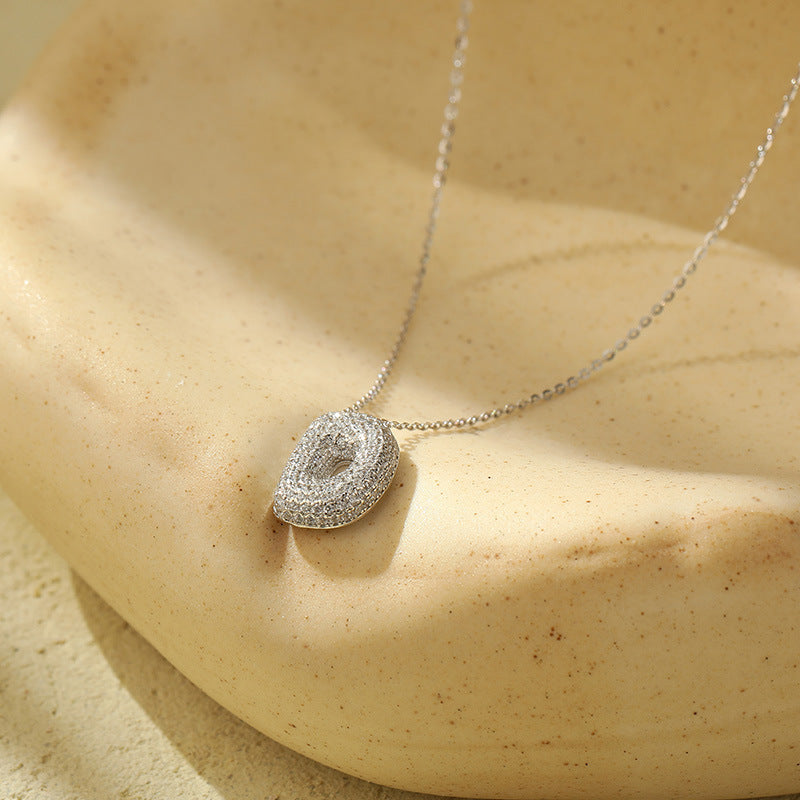 Collier Lettres Bubble en Acier Inoxydable – Élégance et Modernité